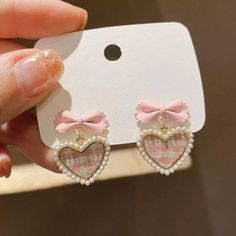 Small pink heart-shaped earrings 💖 Little pink heart-shaped earrings 💖