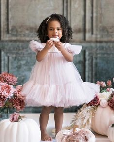 This Tutu Short Puffy Birthday Outfit is the perfect choice for your little one's special day! This outfit is designed with a shorter length tutu skirt that is both cute and comfortable for your toddler. A fancy infant dress that is perfect for special occasions, such as a birthday party or a photoshoot.  Your little girl will feel like a princess in this lovely toddler princess baby girl dress. Features: - short above the knee length; - puffy ruffled tulle skirt   - short puffy tulle sleeve - s Old Photoshoot, Baby Christening Outfit, Baby Birthday Dress, Girls Communion Dresses, Dress Fancy, Girls Couture, Christening Outfit, Tulle Flower Girl