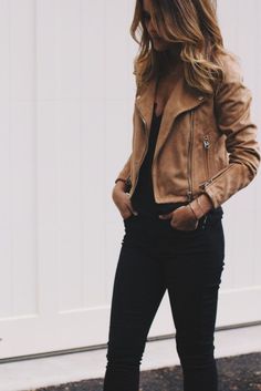 Leather Jacket Outfits, Outfit Jeans, Mode Casual, Looks Street Style, Looks Black, Brown Leather Jacket, Looks Style, Fall Winter Outfits, Moto Jacket