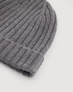 Men's ribbed wool and cashmere hat. Classic Cashmere Winter Hat, Classic Cashmere Soft Knit Hat, Classic Merino Wool Hats For Winter, Classic Ribbed Hat For Cold Weather, Classic Soft Knit Beanie, Classic Wool Hat With Soft Knit, Classic Wool Soft Knit Hat, Ribbed Wool Hat For Fall, Classic Beanie For Cold Weather