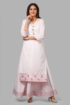 Long Kurti With Skirt, Kurti Outfit, Floor Length Kurti, Plazo Design, Kurta Skirt, Off White Dresses, Flowers Print