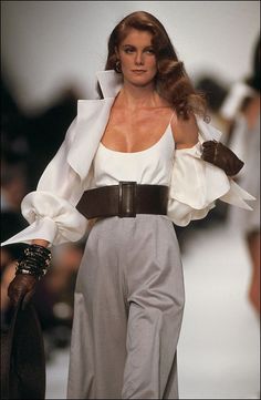 France In October, 80s Runway Fashion, Runway Fashion Vintage, Runway Fashion 2020, 90s Runway Fashion, Vintage Runway, Runway Outfits, Homewear Fashion