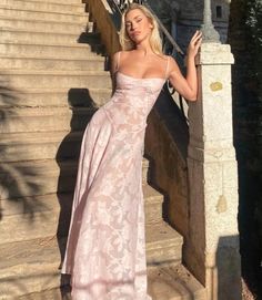 Floral Corset Maxi Dress Pink فستان زهري, Floral Lace Maxi Dress, Prom Dress Inspo, Prom Dress Inspiration, Pretty Prom Dresses, Grad Dresses, Glam Dresses, Mode Inspo, Pink Maxi Dress