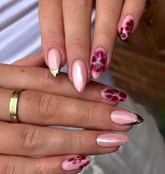 Minimalistic Nails, Nails Clean Girl, College Nails, Clean Girl Nails, Nails Acryl, Nails Clean, Trend Nails, Dark Red Nails, 2024 Nails