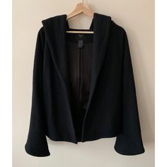 Smythe Black Short Kimono Wrap Jacket, Size 4. Hooded. Includes Original Leather Belt. Item Is Used. Excellent Condition. Very Lights Signs Of Wear. No Stains, Holes Or Pilling. Lights Signs, Kimono Wrap, Wrap Jacket, Short Kimono, Black Shorts, Leather Belt, Size 4, Jackets & Coats, Jackets For Women