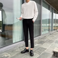 Aesthetic Outfits For Guys, Ootd Men Casual, Outfit Informal, Sweater Outfits Men, Minimalist Men, Mens Trendy Outfits, Street Style Outfits Men, Men Stylish Dress, Mens Casual Dress Outfits