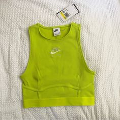 Nike Work Out Fitness Yoga Sportswear Crop Top. Nwt, Sz S Yoga Sportswear, Tops Nike, Nike Green, Fitness Yoga, Green Tops, Nike Tops, Work Out, Yoga Fitness, Crop Tops Women