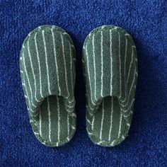 Thin Stripe House Slippers Green / Small Slipper Slippers White, Stylish Bedding, Striped Slippers, Spa Slippers, Fall Blanket, Pajama Outfits, Floral Ribbon, Stylish Beds, House Slippers