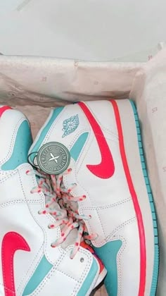 Trendy Shoes Jordans, Jordans Preppy, Preppy Jordans, Customized Nike Shoes, Preppy Shoe, Cute Jordans, Pinterest Cute, Nike Jordans