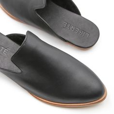 The Modern Mule - Black – Liberté Woven Mules, Pointy Shoes, Black Leather Mules, Black Mules, Leather Slippers, Winter Fits, Leather Slides, Fall Shoes, Leather Mules