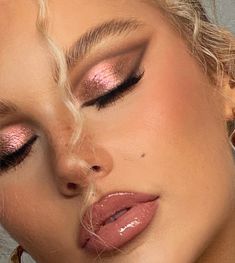 Kylie Jenner Arab, Everyday Makeup Brown Eyes, Skin Details, Ethereal Makeup, Smink Inspiration, Pretty Kitty