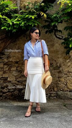 Drama Clothes, French Riviera Style, Looks Jeans, Crochet Skirt, Looks Chic, Summer Fashion Outfits, Classy Women, Office Fashion, Outfits Casuales