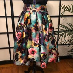 Brand New With Tags San Joy Green Floral Puffy/Ribbon Skirt Size M Multicolor Floral Print Party Bottoms, Floral Print Full Skirt For Party, Floral Print Flared Skirt For Party, Multicolor Knee-length Party Skirt, Scuba Skirt, Ribbon Skirts, High Low, High & Low, Womens Skirt