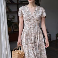 夕靄の花鳥画レトロワンピース Flowy Floral Print Cottagecore Dress, Cottagecore Floral Print Flowy Dress, Cottagecore Flowy Floral Maxi Dress, Cottagecore White Midi Dress With Floral Print, Vintage Printed Midi Dress For Summer, Vintage Floral Dress For Spring Beach, Cottagecore V-neck Dress For Garden Party, Summer Garden Party Vintage V-neck Dress, Cottagecore Floral Print Maxi Dress For Garden Party