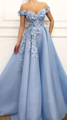 Sky Blue Prom Dress, Formal Occasion Dress, Blue Evening Dresses, Beautiful Prom Dresses, Outfit Trends, Harry Potter Fan Art, Formal Gown, 3d Flowers