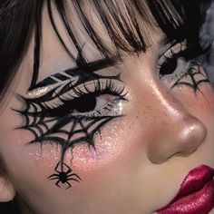 Goth Halloween Makeup Looks, Demon Oc Outfit, Gothic Makeup Ideas Eyeliner, Cool Alt Makeup, Alt Makeup Looks Eyeliner, Goth Eyeliner Designs, Halloween Goth Makeup, Anti Valentines Day Makeup, Emo Makeup Ideas