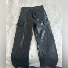 Size Small Never Worn Black Cargo Pants For Spring Night Out, Black Cargo Pants For Night Out In Spring, Black Straight Leg Cargo Pants For Night Out, Chic Black Cargo Pants For Fall, Cargo Pants, Pant Jumpsuit, Wide Leg, Pants For Women, Pants