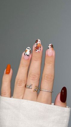 Discover 30+ fall nails everyone’s talking about! From fall gel nails to pumpkin nails, these designs will elevate her nails this season. Try Thanksgiving nails, balayage-inspired fall ideas, or cute fall nails with pumpkins for a festive touch. Short and stylish? Go for cute autumn nails short or Thanksgiving nail inspo short. Explore fall leaves nail designs, acrylic nails in autumn colors, and cocktail nails for a chic seasonal look. Perfect for October! Witchy Nails, Cute Halloween Nails, Cute Nails For Fall, Seasonal Nails, Cute Summer Nails