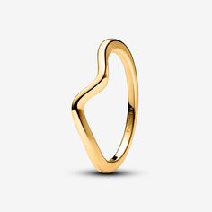 A new wave of stacking. Finished in 14k gold plating, our Polished Wave Ring curves to resemble the movement of a wave, with a smooth polished surface. Stack several 14k gold-plated rings together or combine with the pavé version in different metal tones for a contemporary look you’ll love for years to come. - Pandora Polished Wave Ring - 14k Gold-plated unique metal blend - Sz. 7.5 Gold Curved Jewelry With A Modern Twist, Gold Wavy Rings For Anniversary, Gold Jewelry With A Modern Curved Design, Modern Gold Rings With Curved Design, Modern Gold Curved Rings, Modern Curved Gold Rings, Gold Curved Rings For Gifts, Gold Curved Rings With Polished Finish, Gold Curved Rings For Gift