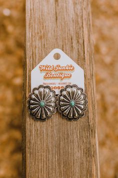 Concho Earrings, Casual Country Outfits, Lucky In Love, Jewelry Lookbook, Western Jewelry, Boot Bag, Boho Look, Country Outfits, Jewelry Inspo