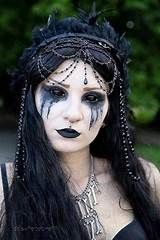 Witch makeup | Witch halloween Styl Goth, Fete Emo, Läskig Halloween, Dark Witch, Goth Makeup, Gothic Halloween