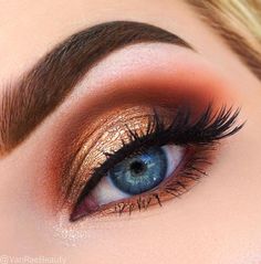 How To Put Eyeshadow, Glitter Mascara, Stunning Eye Makeup, Maquillage Yeux Cut Crease, Maybelline Eyeshadow, Eyeliner Glitter, Make Up Designs, Drag Make-up