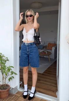 Outfit Trends 2024 Summer, Pride Outfit Ideas Women Aesthetic, Jort Outfit Girl, Jorts Outfit Women Summer, Summer Outfits 2024 Fashion Trends Women, Jorts Womens Fit, Fashion Trends 2024 Spring Summer Women, Plus Size Jorts, Jorts Outfit Women’s