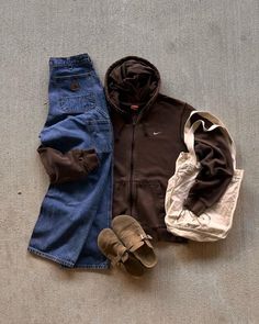 Denim Clogs Outfit, Winter Shoe Aesthetic, Brown Nike Hoodie Outfit, Brown Hoodie Nike, Brown Boston Clogs Outfit, Brown Nike Outfit, Cute Carhartt Outfits, Women Carhartt Outfits, Men’s Bags