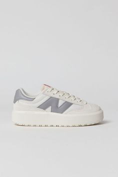 New Balance Shoes New Balance, New Balance Ct302 Women Outfit, New Balance Ct302 Outfit, Platform New Balance, Trendy Tennis Shoes, New Balance Womens Shoes, Trendy Womens Sneakers, New Balance Ct302, Birthday 20