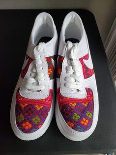 Guatemalan Hand Made Embroidered Shoes. Embroidered Shoes, Athletic Shoes, Shoes Sneakers, Bathing Beauties, Etsy Accessories, Pet Supplies, Accessory Gift, Display Homes, Electronic Accessories