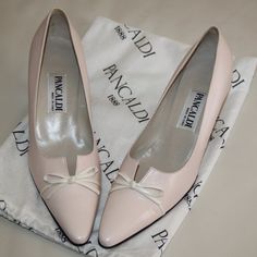 Brand New, Unworn. Versatile And Chic Leather Pumps By Pancaldi Italy. Made From Incredibly Soft Blush-Hued Leather With Kitten Heels. Preowned/Vintage. Comes With Dust Bag. Tagged Size 8 B. Heel - 2.4in H. Great For Weddings, Graduations, Holidays And Any Special Occasion. Made In Italy. Marked Size: 8b Ships Fast From Smoke And Pet Free Home. White Leather Kitten Heels, Medium Width, Chic Pointed Toe Court Shoes For Galas, Elegant Cream Leather Kitten Heels, Formal Cream Kitten Heels, Chic Cream Kitten Heels With Round Toe, Elegant Spring Court Shoes For Formal Occasions, Elegant Spring Formal Court Shoes, Cream Pointed Toe Kitten Heels For Formal Occasions, Elegant White Kitten Heels With Sculpted Heel