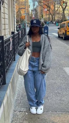 Lookbook Outfits 2024, Street Wear Summer Outfits Baddie, Outfit With Hat Black Women, Y2k Fashion Street Styles Baddie, Old 90s Fashion, Streetwear 2023 Women, Baggy Spring Outfit, Dana Rose Outfits, Streetwear Fashion Women Summer 2023