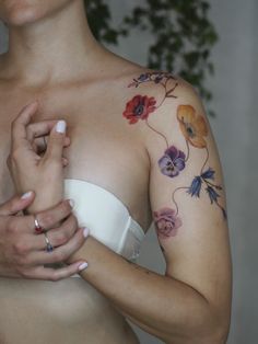 More than just a tattoo artist Elena Fedchenko | iNKPPL Becoming A Tattoo Artist, Flower Wrist Tattoos, Wildflower Tattoo, Beautiful Flower Tattoos, Flower Tattoo Shoulder, Floral Tattoo Sleeve, Botanical Tattoo, Tattoo Feminina