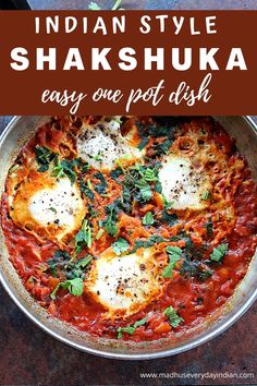 Shakushaku Recipe, Tomato Recipes Indian, Shakshuka Recipe With Meat, Shashuksha Recipe, Shakshuka Recipe Traditional, Traditional Shakshuka, Indian Vegetarian Dinner Recipes, Friendsgiving Brunch, Egg Recipes Indian