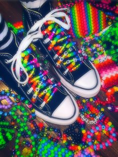 kandi kid scene beaded laces colorful Boty Converse, Scene Kandi, 2000s Scene, Scene Aesthetic, Diy Kandi, Kandi Kid, Scene Core, Beaded Shoes