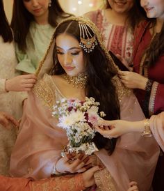 Baat Pakki Makeup Look, Baat Pakki Outfit, Nikaah Aesthetics, Baat Pakki Ideas, Nikah Video, Pakistani Bridal Makeup Red, Nikah Bride, Baat Pakki, Glamorous Wedding Makeup