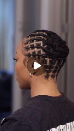 Crystiana Wilson on Instagram: "Hair inspiration: Part 10 | Braidless Crochet Boho Knotless Braids with Human Hair Extensions   Skip the wait times for polished hair 🌟   I’ve recreated this illusion ponytail method to assist women with styling their hair. This is kid friendly also! For those that loved the rubber band hack, here’s a healthy tension free version that will last up to one month. Yes you can wash the braids, apply products, color the boho hair, and much more!🙌🏾 Healthy hair is the goal and y’all know I’m here to save y’all time,energy, and money. Do it yourself! 🌟💐   P R O D U C T S  Hair: @ygwigs Crochet Boho Knotless 24 inch— 120strands Products: link in bio(Amazon Store) Blow dryer: @patternbeauty  Crochet hook: Amazon store(link in bio)   Share and tag me in your styl Styling Twisted Braids, Blond Crochet Hair, Crochet Patterns Braids, Braids For Crochet Hair, Single Crochet Braids Hairstyle, Bob Crochet Hairstyles For Black Women, Boho Knotless Braids Crochet, Goddess Braids Crochet Hair