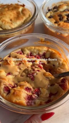 Baked Protein Pancake Bowls Single Serve Protein Pancakes, Pancake Protein Bowl, Baked Protein Pancakes, Protein Pancake Meal Prep, Protein Pancake Bake, Pancake In A Bowl, Baked Protein Pancake Bowl, Sweet High Protein Breakfast, Kodiak Pancake Bowl