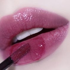 #lips #lipstick #lipgloss Purple Eye Makeup, Makeup Shades, Eye Makeup Pictures, Ethereal Makeup, School Looks, Beauty Skin Care Routine, Makeup Techniques, Artistry Makeup