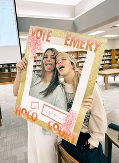 #homecoming #hocoposters #homecomingpics Ideas For Homecoming Campaign, Hoco Signs, Homecoming Poster, Homecoming 2024, Homecoming Posters, Poster Frame