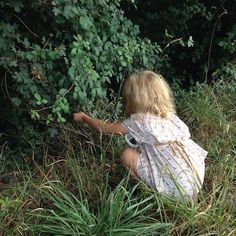 Picking Blackberries, Summer Memories, Village Life, Wild Berry, Best Mother, Future Life, Future Kids, Baby Fever, Country Life