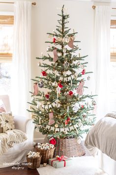 a decorated christmas tree in a living room