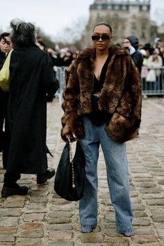 The 316 Best Street Style Looks from Paris Fashion Week Fall 2024 - Fashionista Paris Street Style Fall, Best Boots, Uni Outfits, Next Fashion, Lifestyle Trends, Paris Street Style, Autumn Street Style