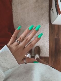 Nail Inspo Bright Colors, Bright Solid Nails, Bright Plain Nails, Bright Green Nail Ideas, Bright Gel Nail Colors, Bright Green Nails Acrylic, Gel Nails Solid Color Summer, Bright Green Gel Nails, Solid Acrylic Nails Colors