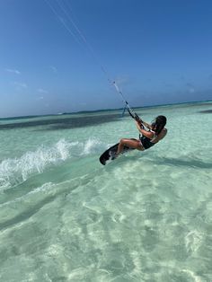 kitesurf clear beach water vacation Playing In The Ocean Aesthetic, Kite Surfing Aesthetic, Surfing Aesthetic, Surf Aesthetic, Water Island, Surf House, Island Holiday, Ocean Vibes, Kitesurfing