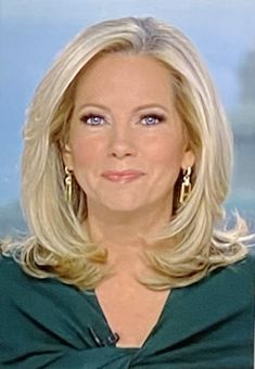 Shannon Bream Hair, Shannon Bream Hairstyle, 15 Hair Styles, Over 50 Long Hair, Medium Lenth Hair, Hair Styles For 50, Faith Hill Hairstyles, Shannon Bream, Styles For Women Over 50