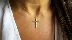 Gold Cross Necklace / Crucifix Cross Necklace / Boys Girls Cross / Communion Cross / Confirmation Cross / Baptism Cross / Religious Gift FREE SHIPPING WITHIN THE USA BEAUTIFUL 14K SOLID GOLD CROSS 14K WHITE GOLD JESUS ON IT. THE CHAIN IS A DIAMOND CUT CABLE LINK CHAIN WITH A STURDY LOBSTER LOCK SYSTEM WHICH IS THE SAFEST. I DO HAVE THICKER CHAINS , PLEASE EMAIL OR CALL ME IF YOU HAVE SPECIAL REQUESTS. 201 906 1763 FREE SHIPPING WITHIN THE USA WEIGHT IN GRAMS : 1.9 GRAMS WITHOUT THE CHAIN METAL: White Crucifix Cross Necklace For Wedding, White Crucifix Necklace For Baptism, Necklace Boys, Crucifix Necklace, Gold Cross Necklace, Solitaire Necklaces, Gold Cross, Religious Gifts, Diamond Bracelets