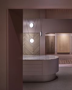 The Exhibition Room is painted in deep mauve tones creating an elevated backdrop for showcasing the brand’s luxury surfaces. The series of small rooms forms an enfilade of spaces, reminiscent of an art gallery. Each threshold is accentuated with a high-gloss finish. @relativespace
.
.
.
#ringostudio #interiordesign #experientialdesign #retaildesign