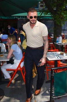 Nicely Dressed Men Casual, Men’s Summer Outfits European, Italian Mens Fashion Classy, Guy Outfits, David Beckham Style, Europe 2024, Chique Outfit