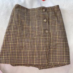 American Eagle Yellow Plaid Mini Skirt In Size Xs. Brand New With Tags Attached, Retails For $35 Yellow Plaid, Plaid Mini Skirt, American Eagle Outfitters, Mini Skirt, American Eagle, Womens Skirt, Mini Skirts, Plaid, Brand New